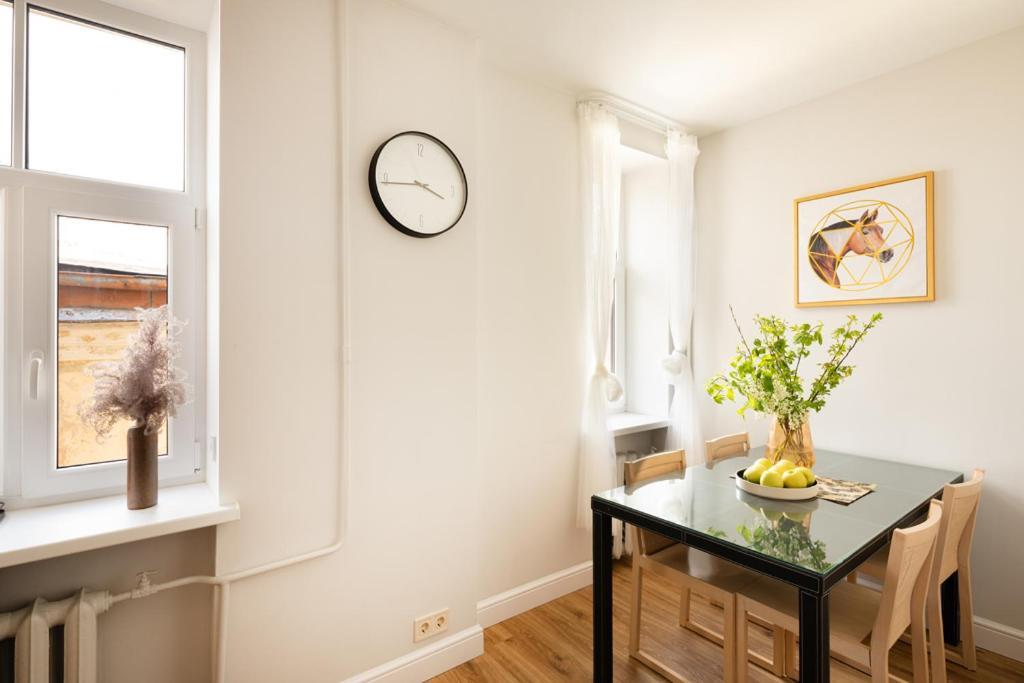 Cozy 2 Bedroom Apartment In Riga Centre Экстерьер фото